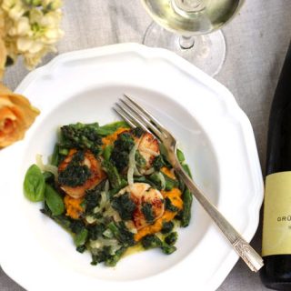 Scallops with Carrot Purée, Asparagus, and Pistou